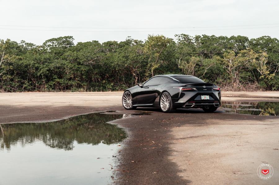  Lexus LC500 Obsidian on Vossen Wheels (VPS-305T) 2019 года  (фото 15 из 18)